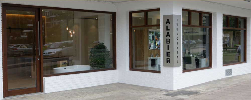 interiorismo local de fontaneria